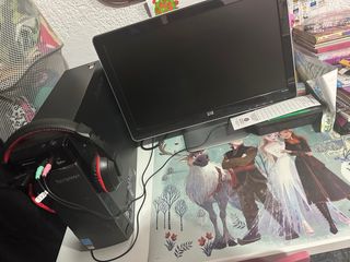 Ordenador de sobremesa Lenovo Negro/Rojo