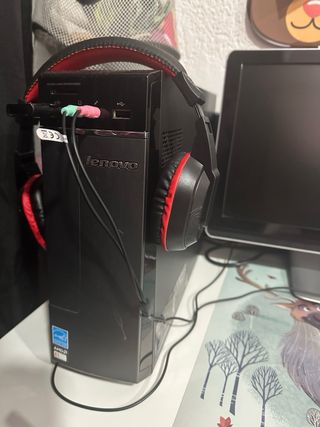 Ordenador de sobremesa Lenovo Negro/Rojo