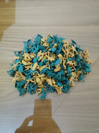 Lotto soldatini plastica