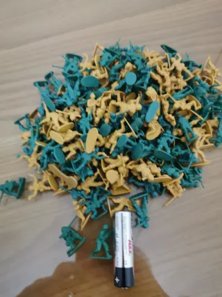 Lotto soldatini plastica