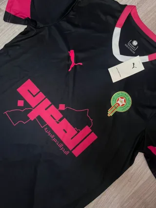 Camiseta Puma Negra y Rosa