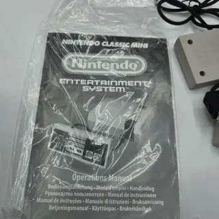 Nintendo NES Classic Mini Console pari al nuovo