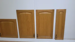 Puertas de roble para muebles de cocina.