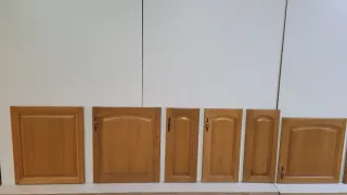 Puertas de roble para muebles de cocina.