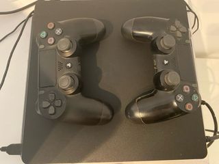 PS4 (PlayStation 4) + 2 Mandos