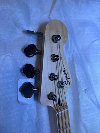 Bajo Squier Sonic Sunburst