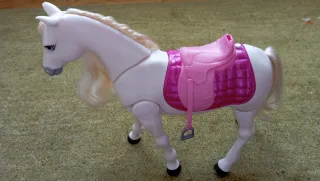 Caballo interactivo Barbie