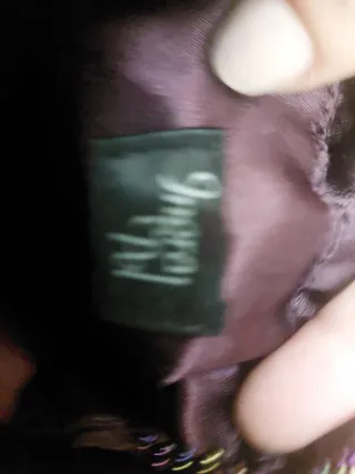 Bolso de fiesta con pedrería.