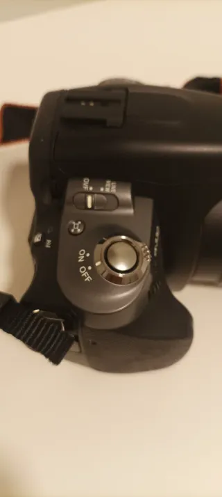 Fotocamera Sony Alpha 330 + Caricabatterie + Custodia