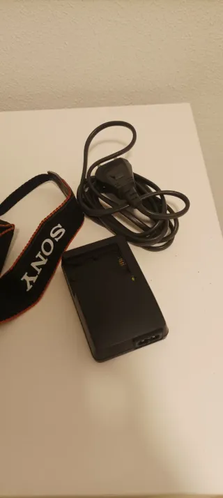 Fotocamera Sony Alpha 330 + Caricabatterie + Custodia