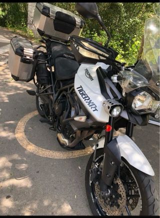 Moto Triumph Tiger XRT Blanca.