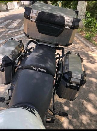 Moto Triumph Tiger XRT Blanca.