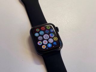 Apple Watch SE (2022) como nuevo + regalos