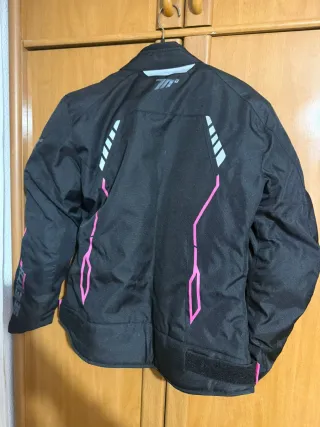 Chaqueta motera Seventy Degrees Negra y Rosa