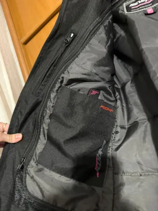 Chaqueta motera Seventy Degrees Negra y Rosa