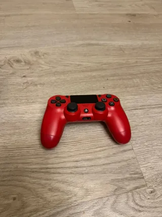 PS4 (Playstation 4) Nera + 4 Giochi + Un controller