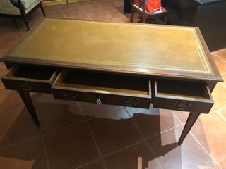 Mesa escritorio estilo inglés y silla