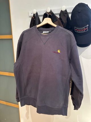 Sudadera Carhartt WIP Morada con Logo Dorado