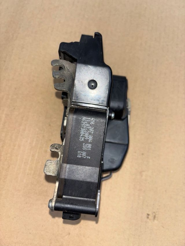 Cerradura corrcorred Izquierda Mercedes Vito Viano