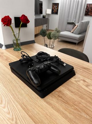 PlayStation 4 Slim 1TB Nera