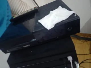 Xbox One Negra con Mando