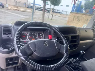 Renault Trucks Maxity 2011