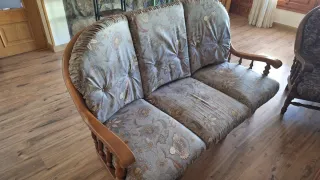 Poltrona vintage in tessuto e legno