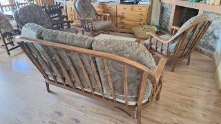 Poltrona vintage in tessuto e legno