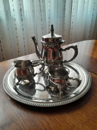 Juego de té plateado con bandeja