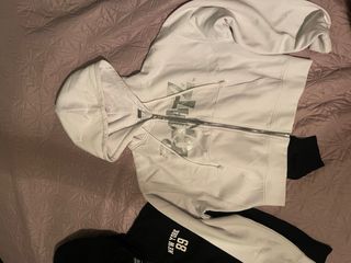 Vendo  14 Sudaderas Unisex buena calidad.