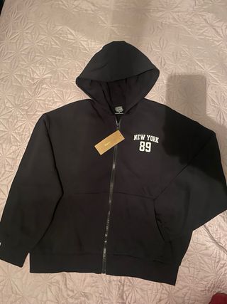 Vendo  14 Sudaderas Unisex buena calidad.