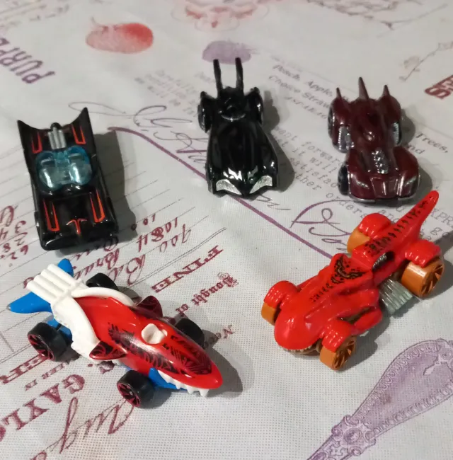 Lote 5 Hot Wheels Batimoviles y Tiburon