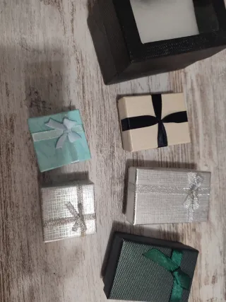 Cajas y Bolsas de Regalo Varias