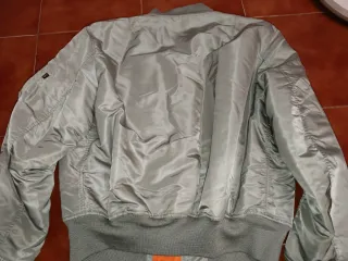 Chaqueta Alpha Industries MA1 Plateada