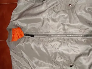 Chaqueta Alpha Industries MA1 Plateada