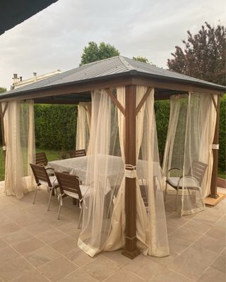 Sedie da giardino - legno e metallo con cuscino bianco