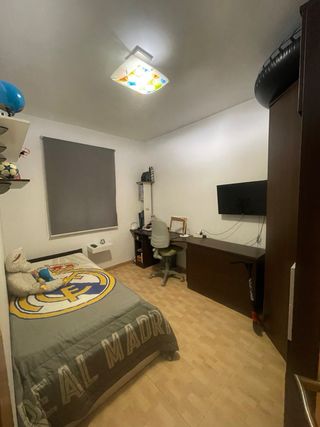 Mueble de esquina modular marrón y escritorio