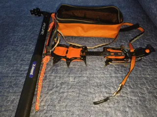 Piolet travesía simond y crampones petzl vasak