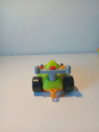 Coche y moto de construcción