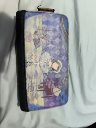 Vendo monedero en buen estado lo pago a mano