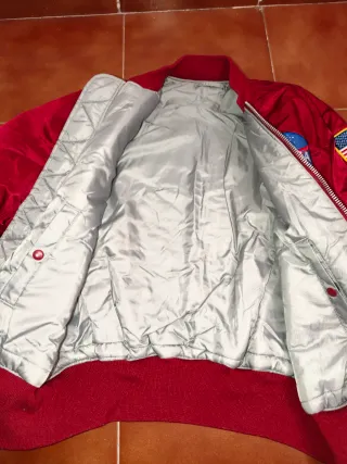 Chaqueta Alpha Industries MA1 NASA Roja