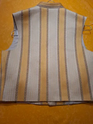 Chaleco fallero L'Loren beige y dorado Talla 14