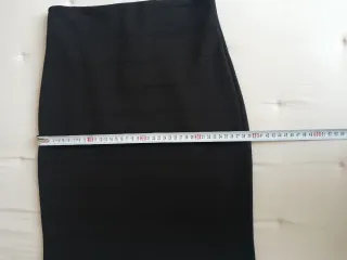 Falda elástica negra