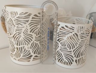 Set di 2 candelabri in metallo bianco