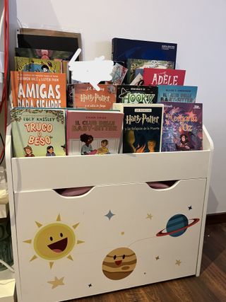 Libreria per bambini in legno bianco