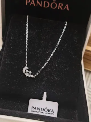 Colgante Pandora Luna y Estrellas Brillantes.