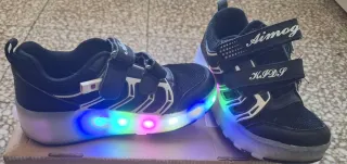 Stivali con luci e ruote per bambini