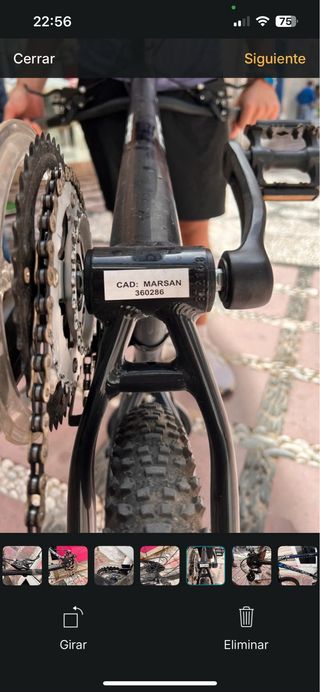 Bicicleta de montaña negra