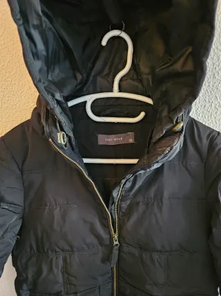 Cazadora de plumas negra