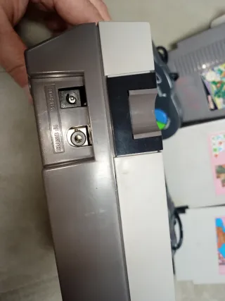 Consola Yess 8-Bit con 3 juegos donkey Kong turtel